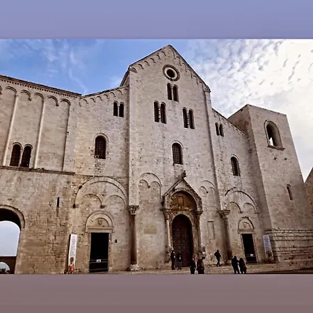Isabel House * Bari